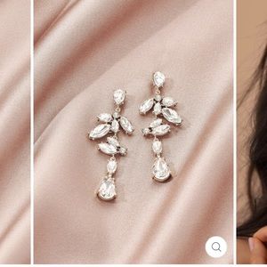 Olive & Piper Emiko Drop Earrings Gold